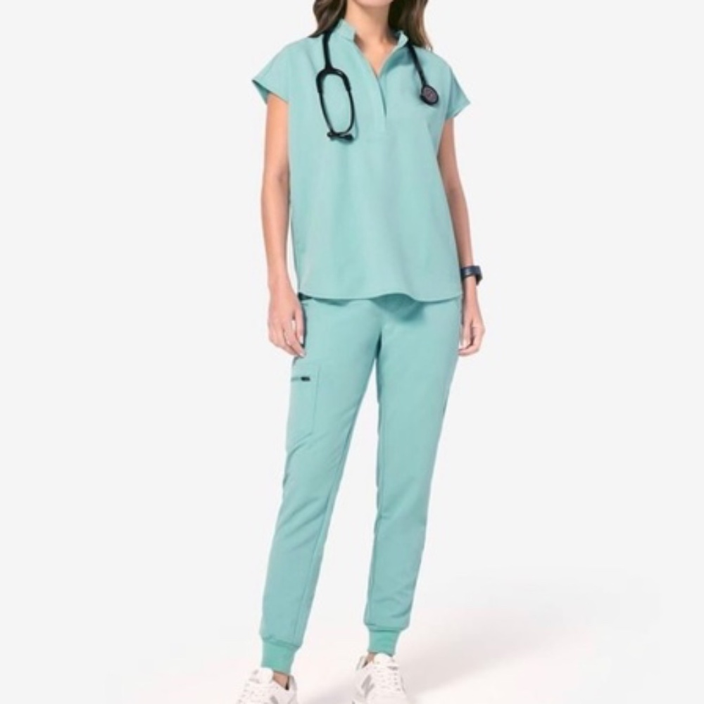 Figs - Sea Glass - Zamora™ (PETITE) & Rafaela™ Scrub Set (NWT)